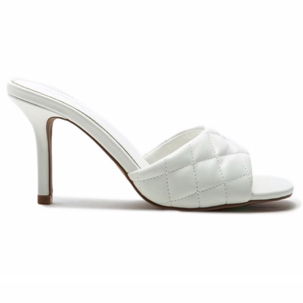 ☁️ White Quilted Square-Round Kitten Heels